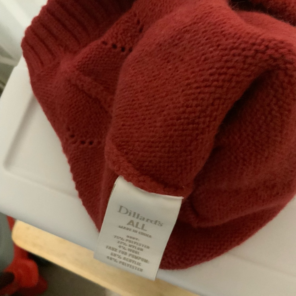 NWT Dillards Winter Cap. - Picture 3 of 3